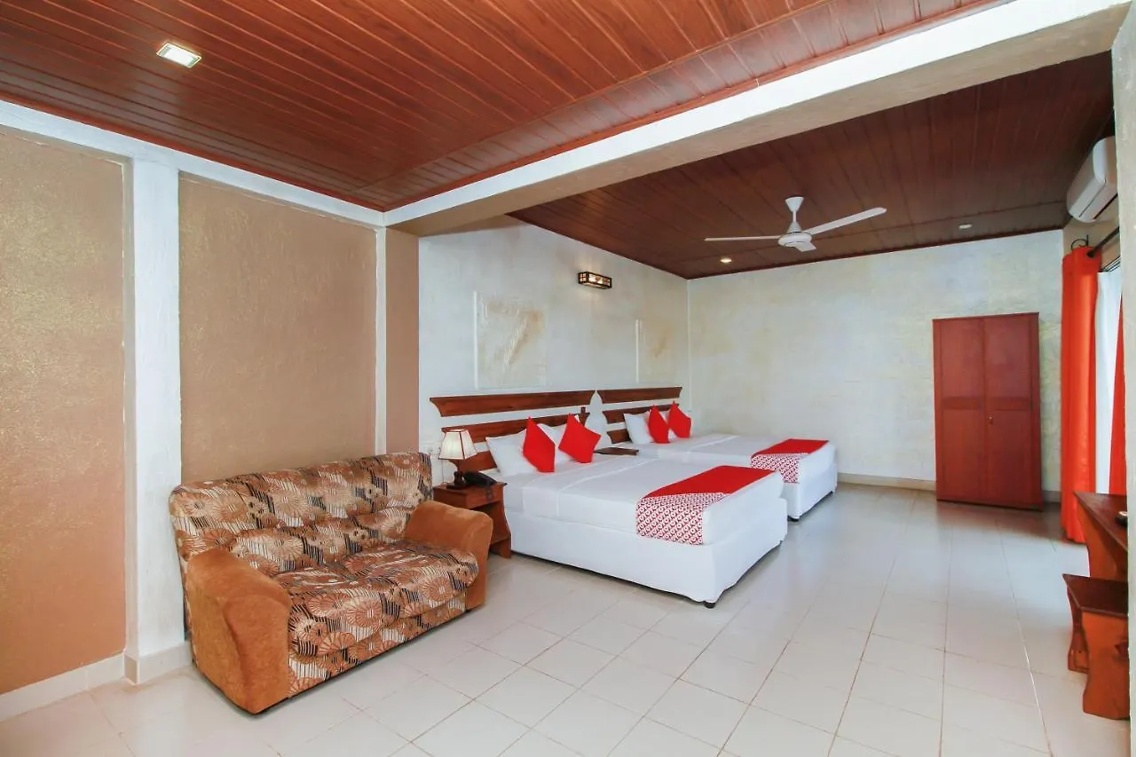 Dhanamuthu Hotel And Banquets 니곰보