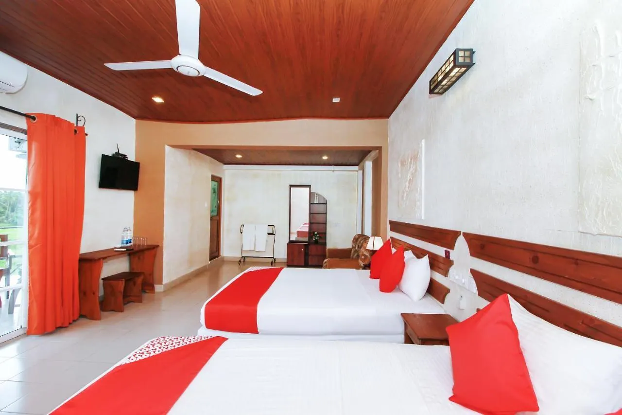 Dhanamuthu Hotel And Banquets 니곰보 3*,