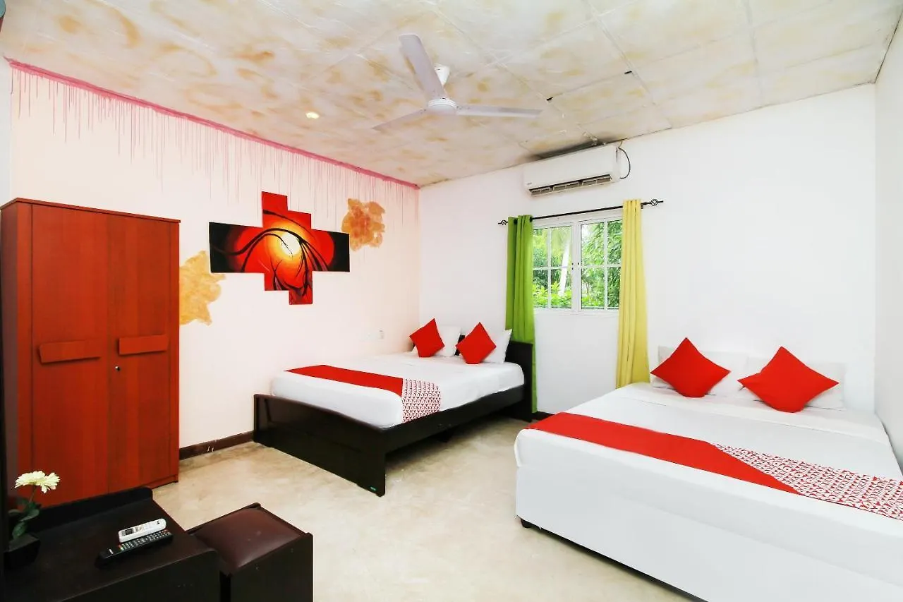 Dhanamuthu Hotel And Banquets 니곰보 3*,  스리랑카