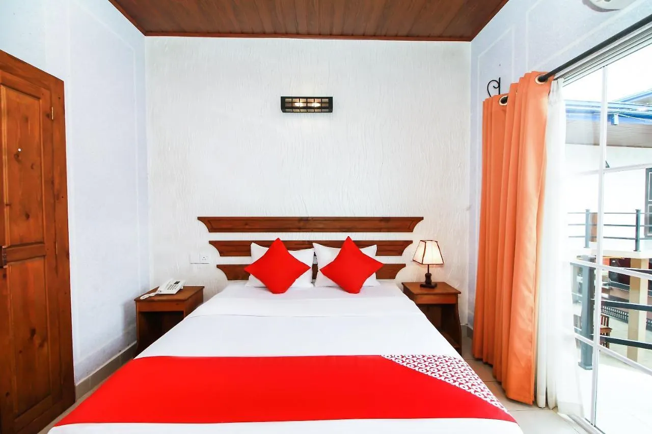 Dhanamuthu Hotel And Banquets 니곰보 3*,