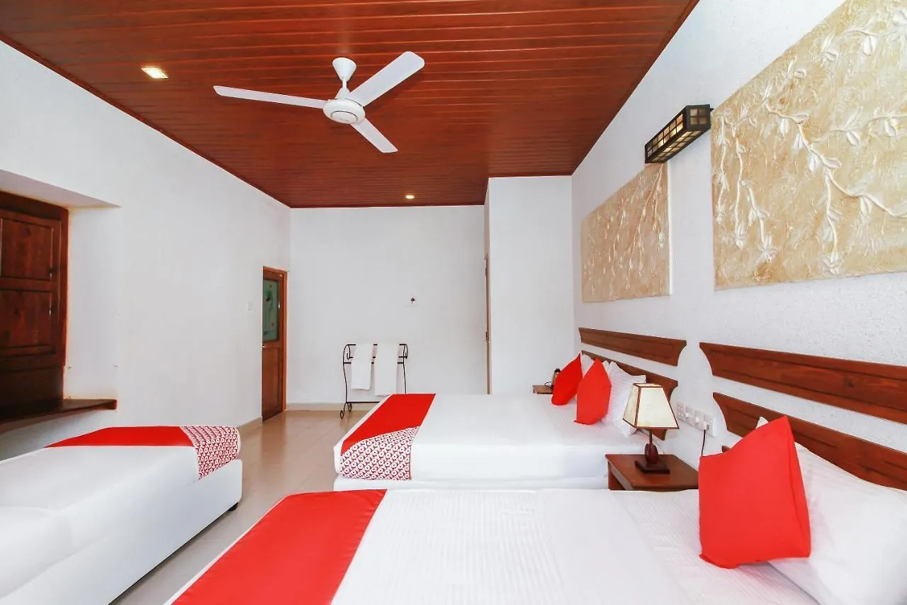 Dhanamuthu Hotel And Banquets 니곰보