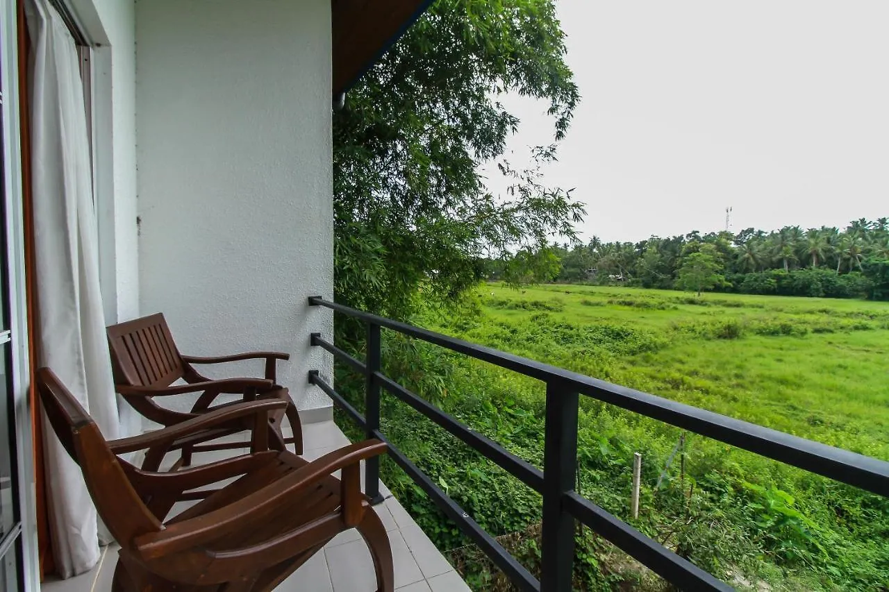 Dhanamuthu Hotel And Banquets 니곰보
