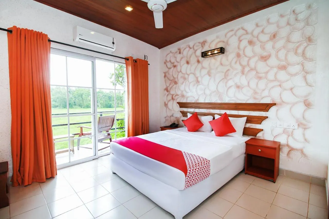 Dhanamuthu Hotel And Banquets 니곰보 스리랑카