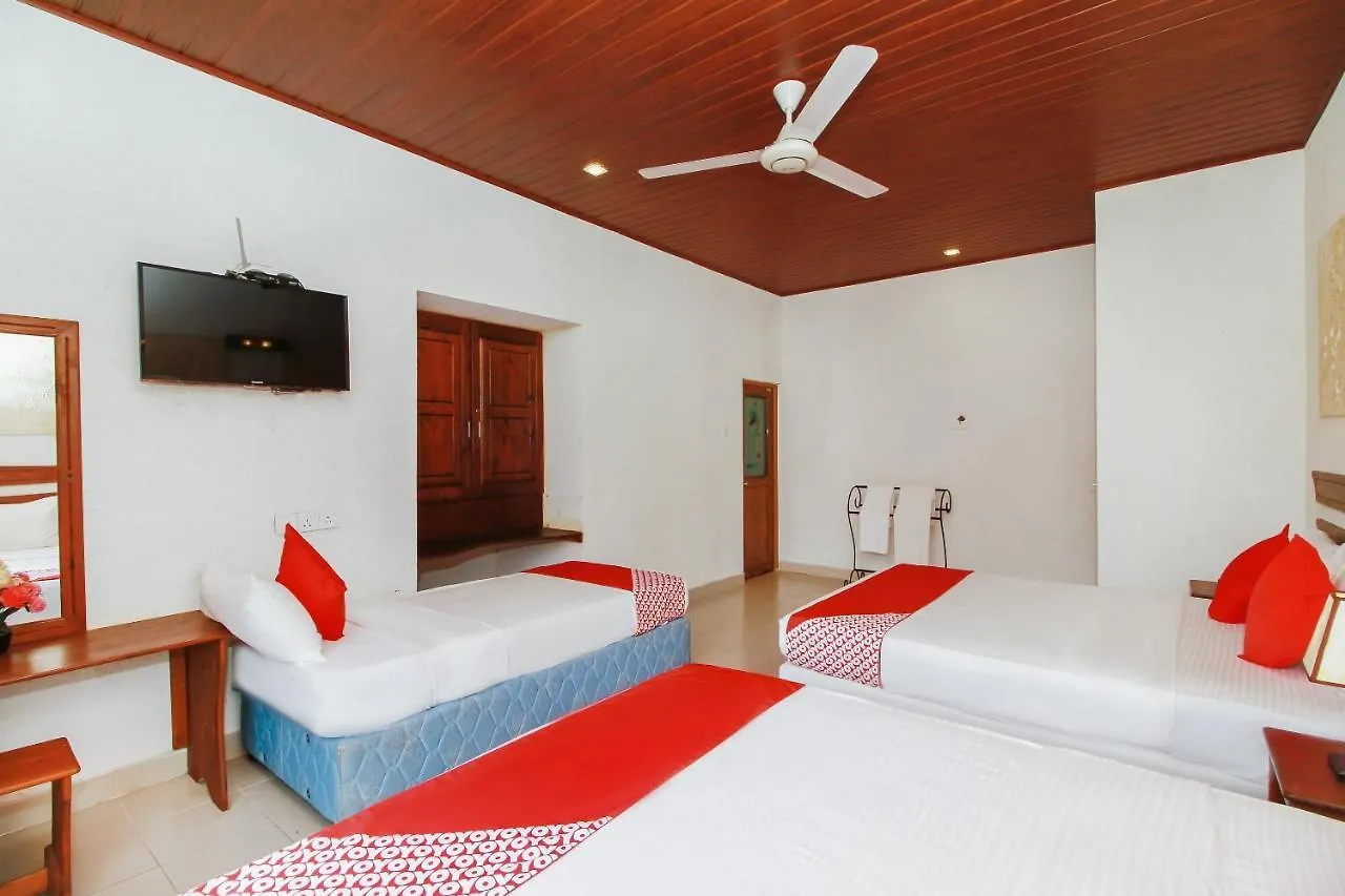 Dhanamuthu Hotel And Banquets 니곰보
