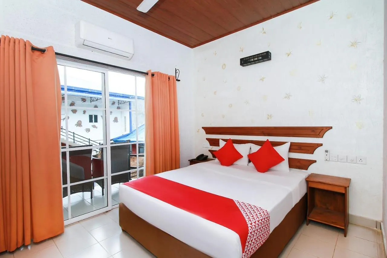Dhanamuthu Hotel And Banquets 니곰보 3*,  스리랑카