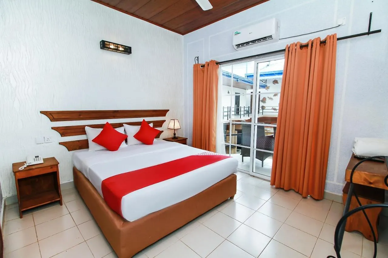 Dhanamuthu Hotel And Banquets 니곰보