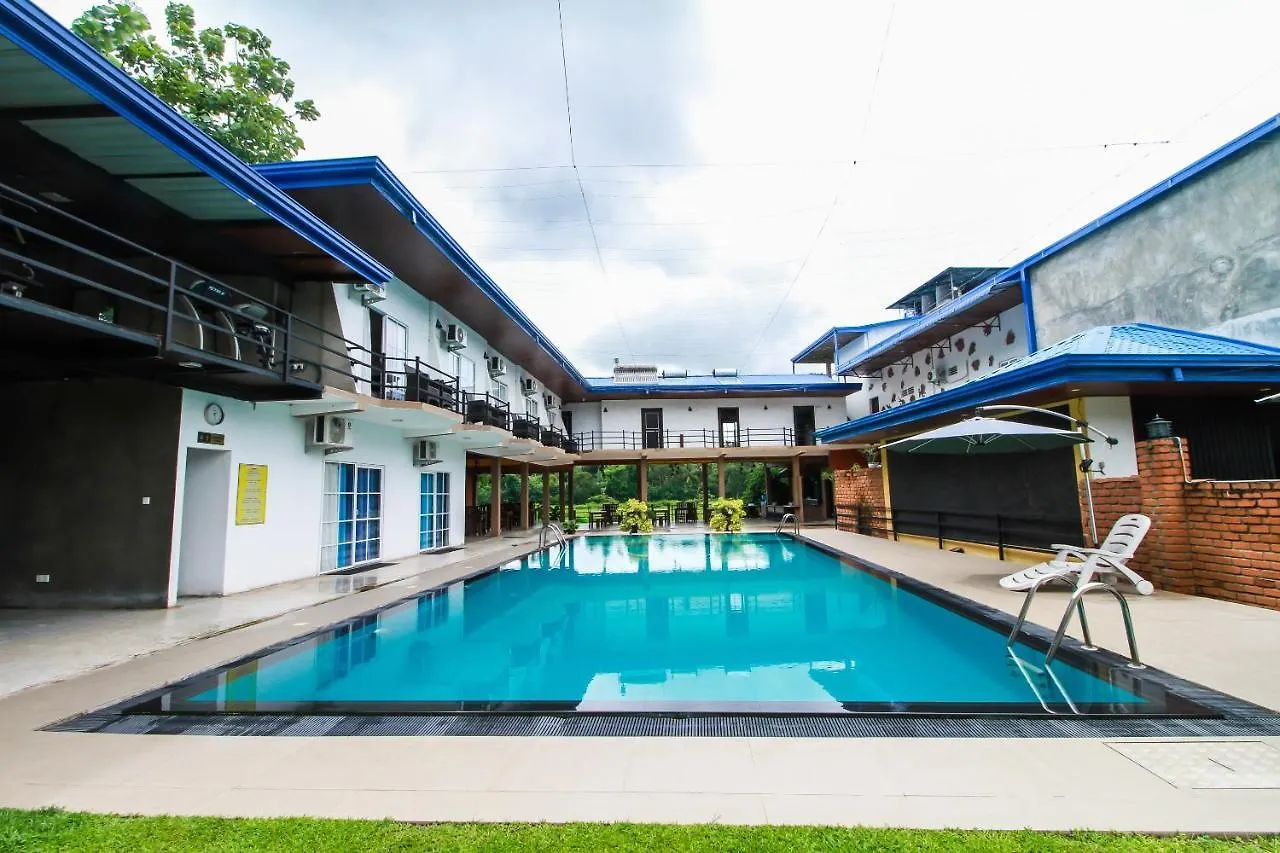 Dhanamuthu Hotel And Banquets 니곰보