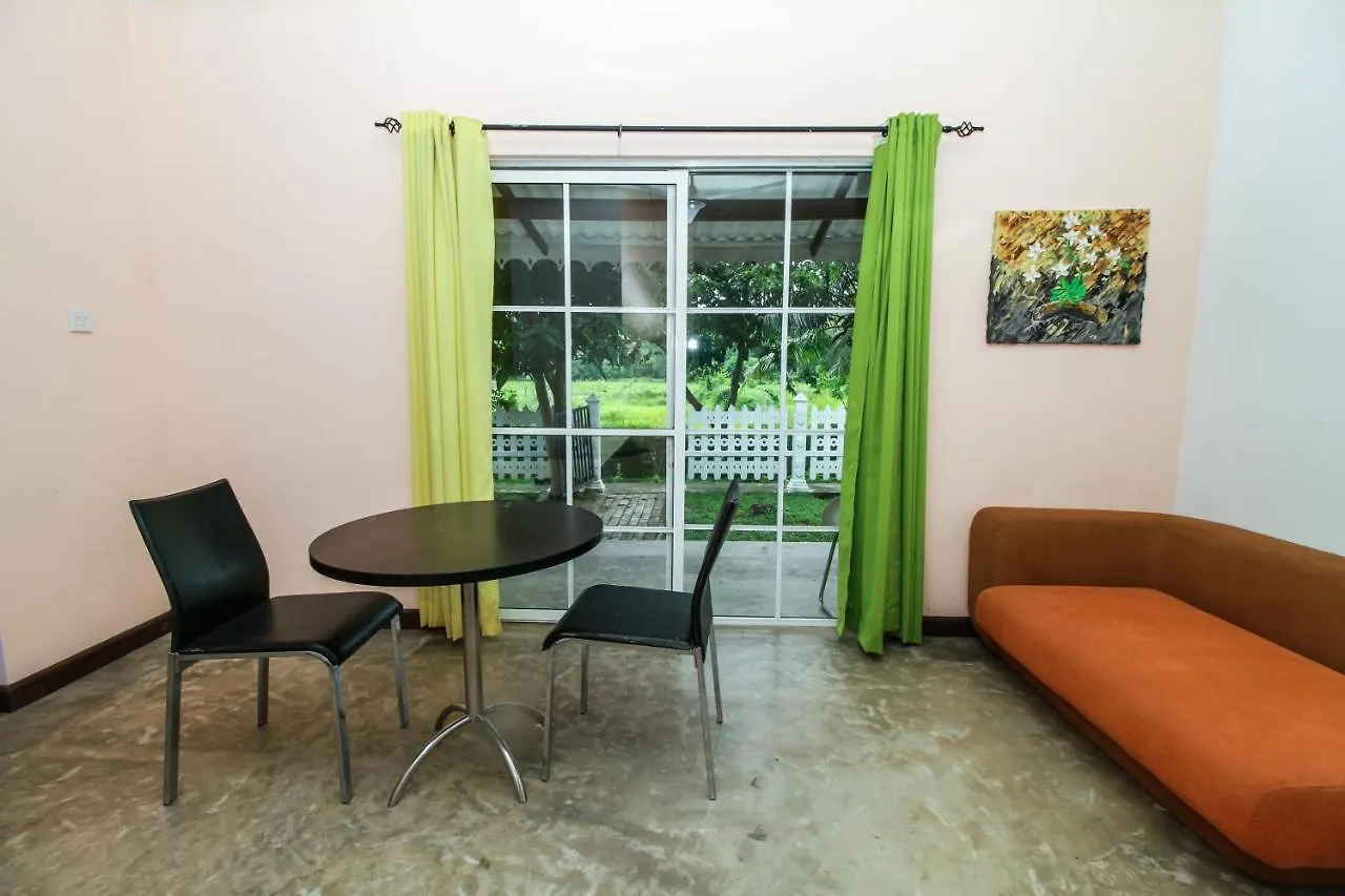 Dhanamuthu Hotel And Banquets Negombo