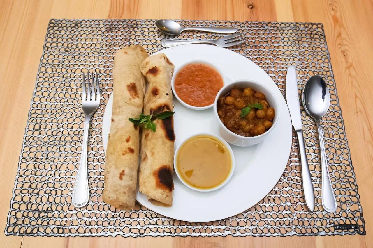 Dhanamuthu Hotel And Banquets Negombo